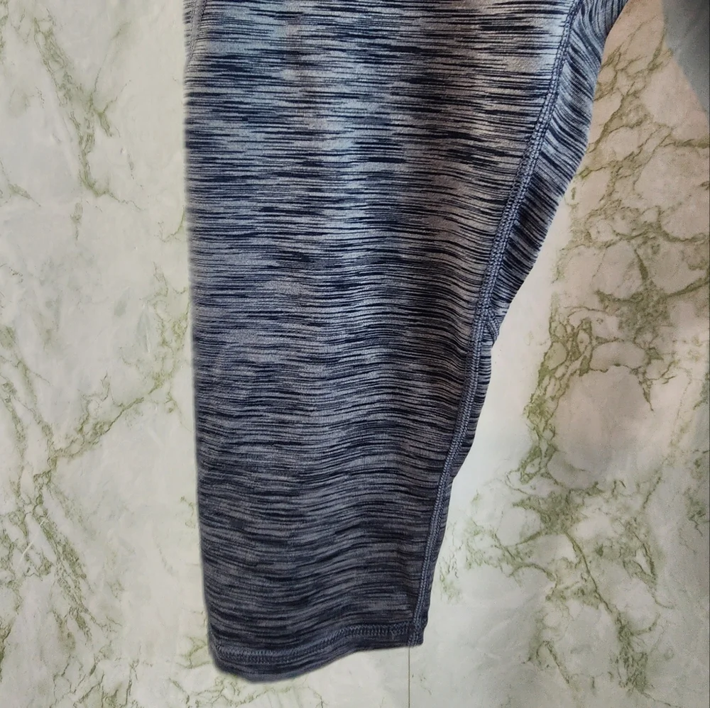 FUNANI Gray Capri Leggings - Picture 6 of 13